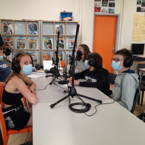web radio 4