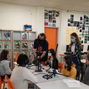 web radio 1